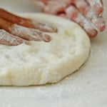 Kreatives Ausprobieren von Rezepten um den perfekten Pizzateig zu finden.